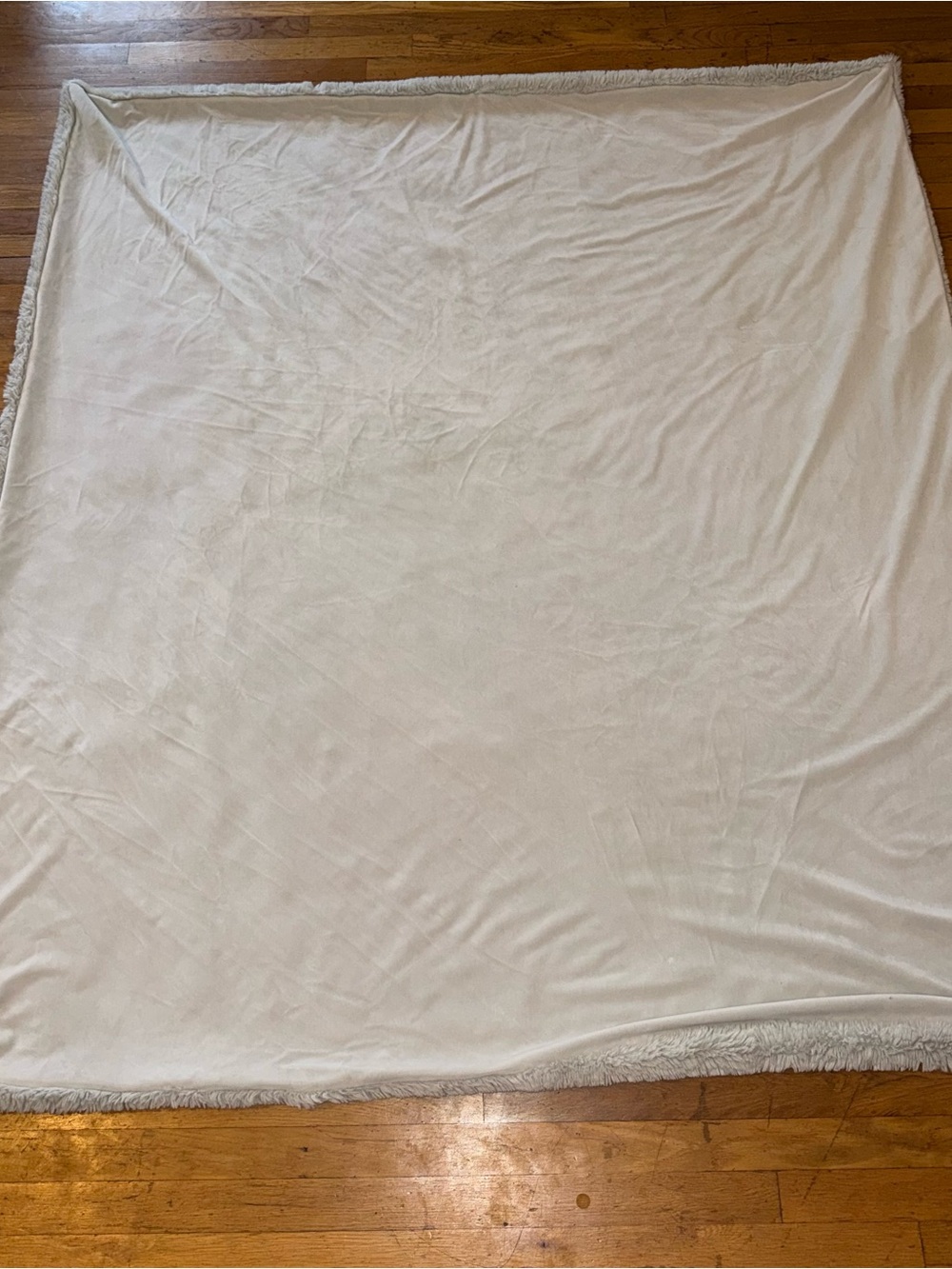 $98 PRE-OWNED Anthropologie Silver Fireside Faux Fur Throw Blanket 60x70 - Picture 4 of 7